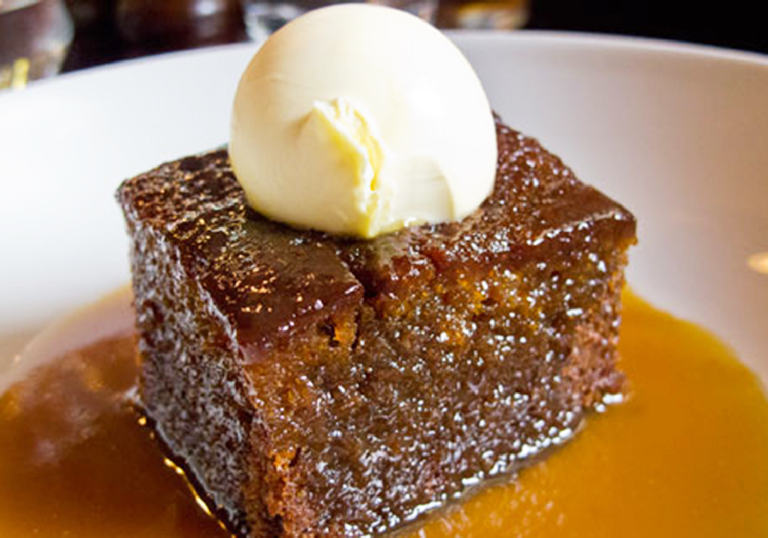 Homemade sticky toffee pudding - Pikalily food blog