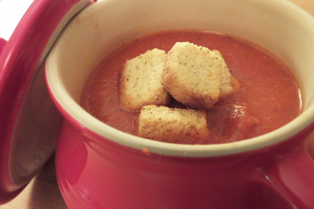 Red Pepper Tomato Soup - Pikalily food blog