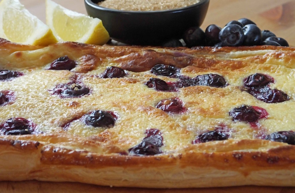Blueberry lemon mascarpone puff pastry tart - Pikalily Food Blog