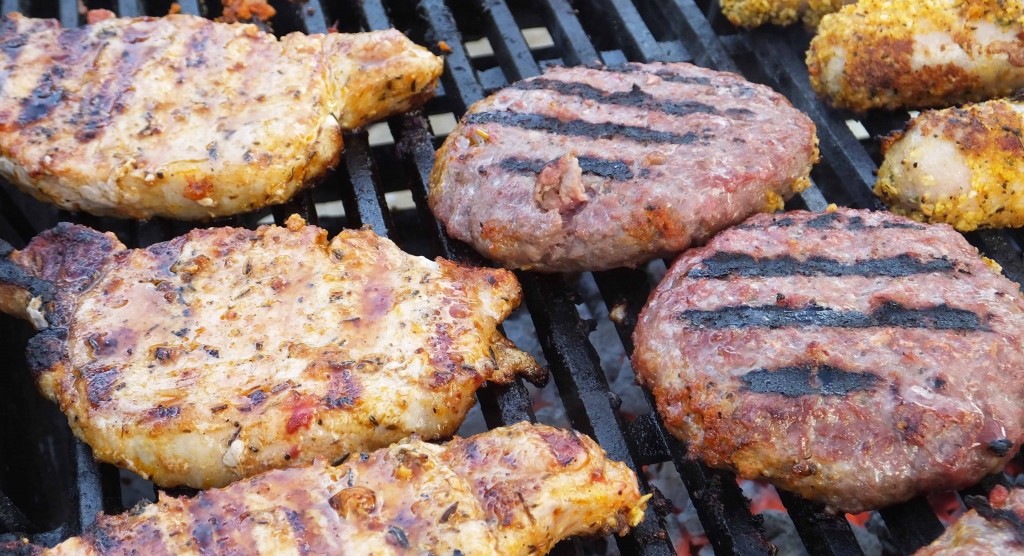 Burgers cooking on BBQ - Pikalily food blog