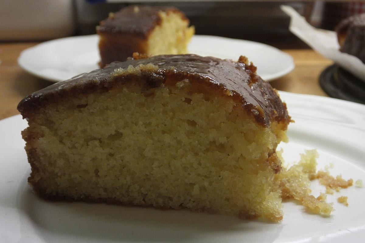 Slices lemon drizzle cake - Pikalily food blog