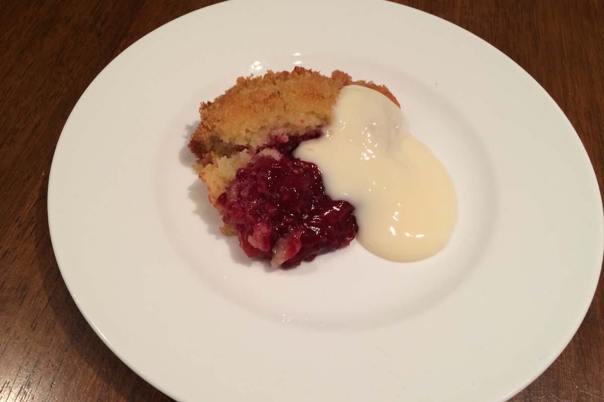 Raspberry macaroon crumble cream - Pikalily Food Blog