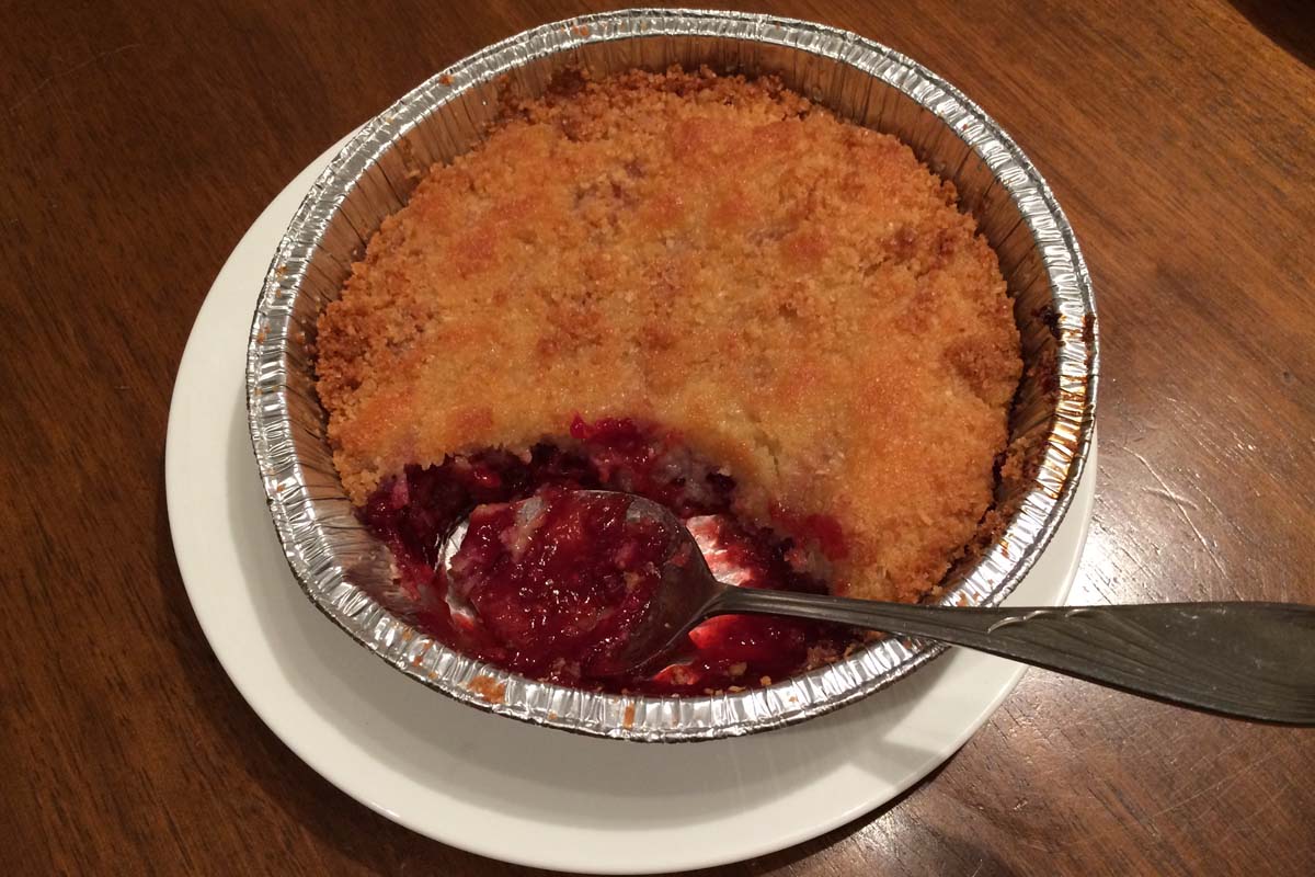 Raspberry macaroon crumble - Pikalily Food Blog