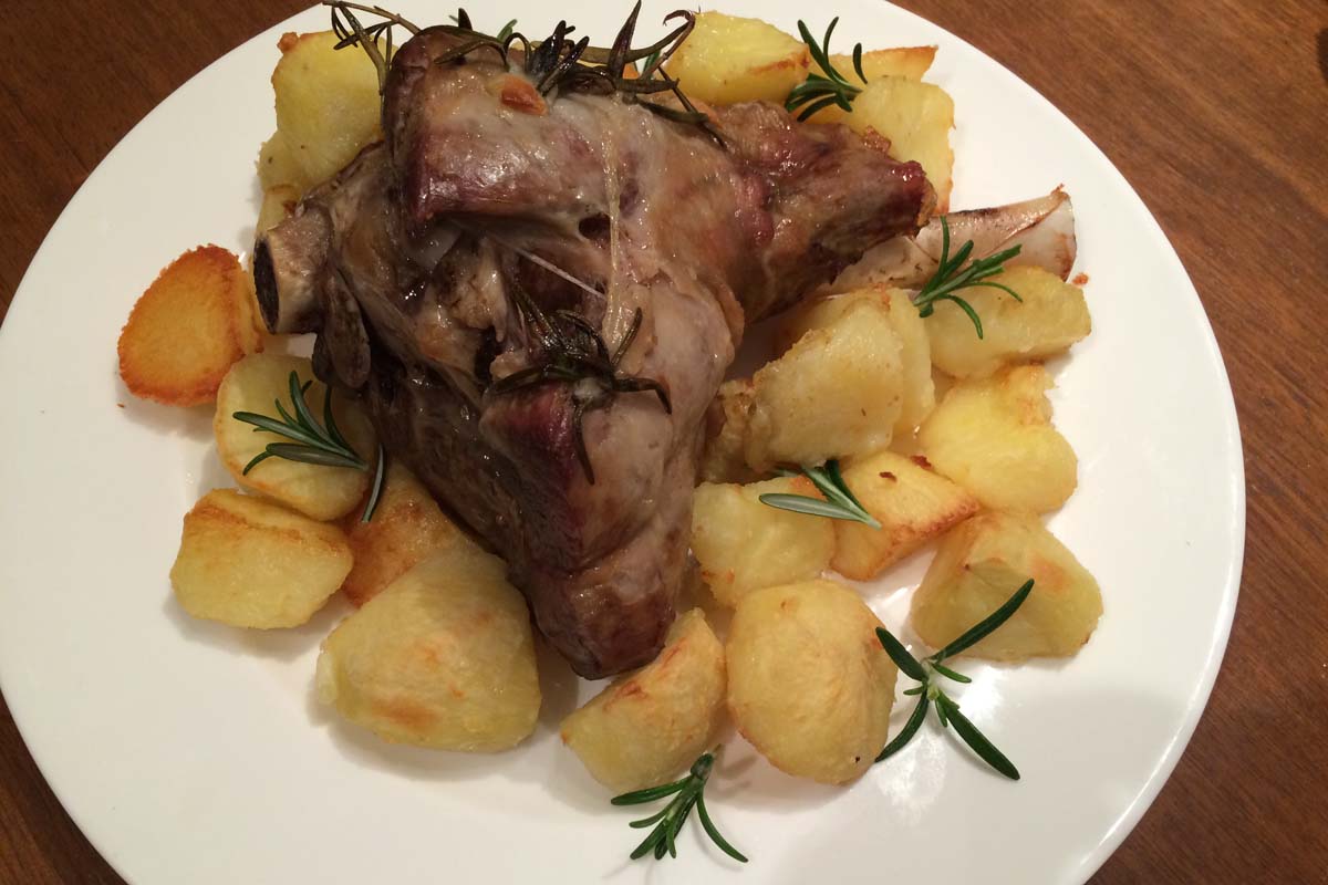 Lamb leg with rosemary - Pikalily Food Blog