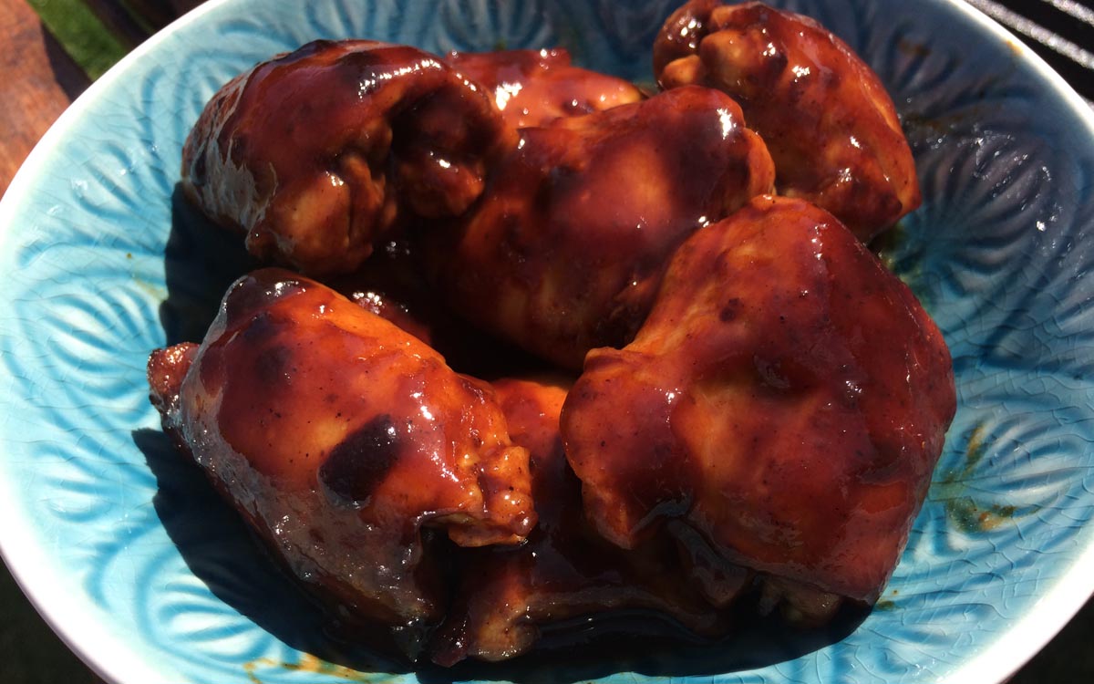 BBQ glaze chicken thighs - Pikalily food vblog