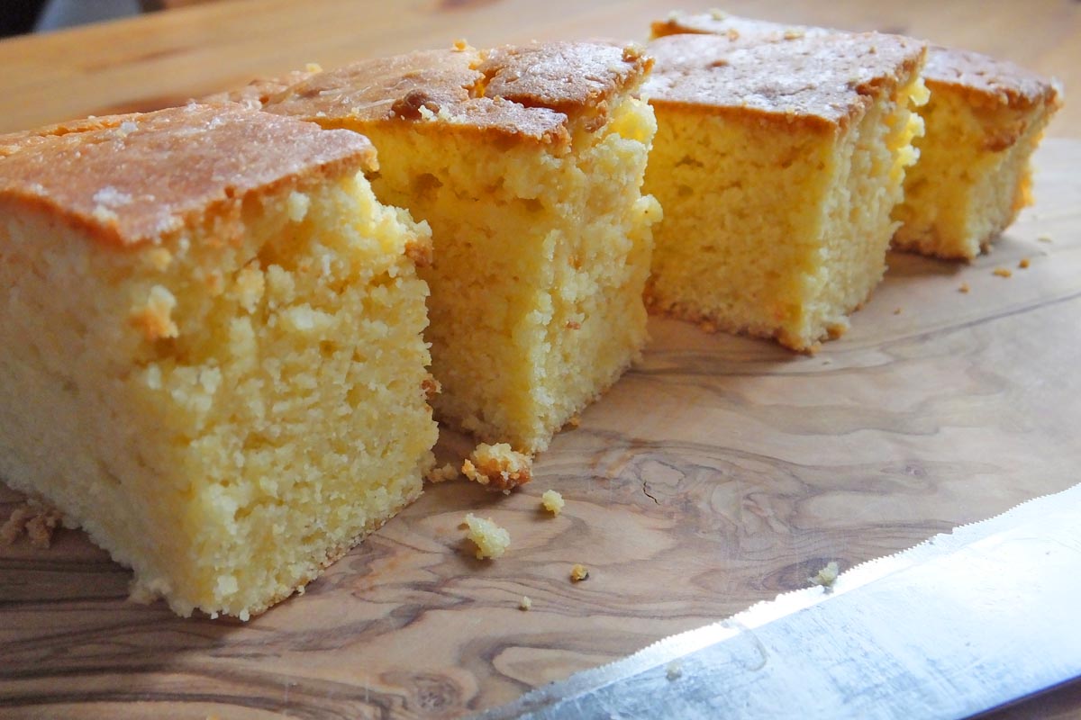 Slice lime drizzle cake - Pikalily food blog