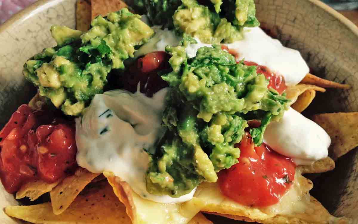 Guacamole and nacho recipe - Pikalily Food Blog