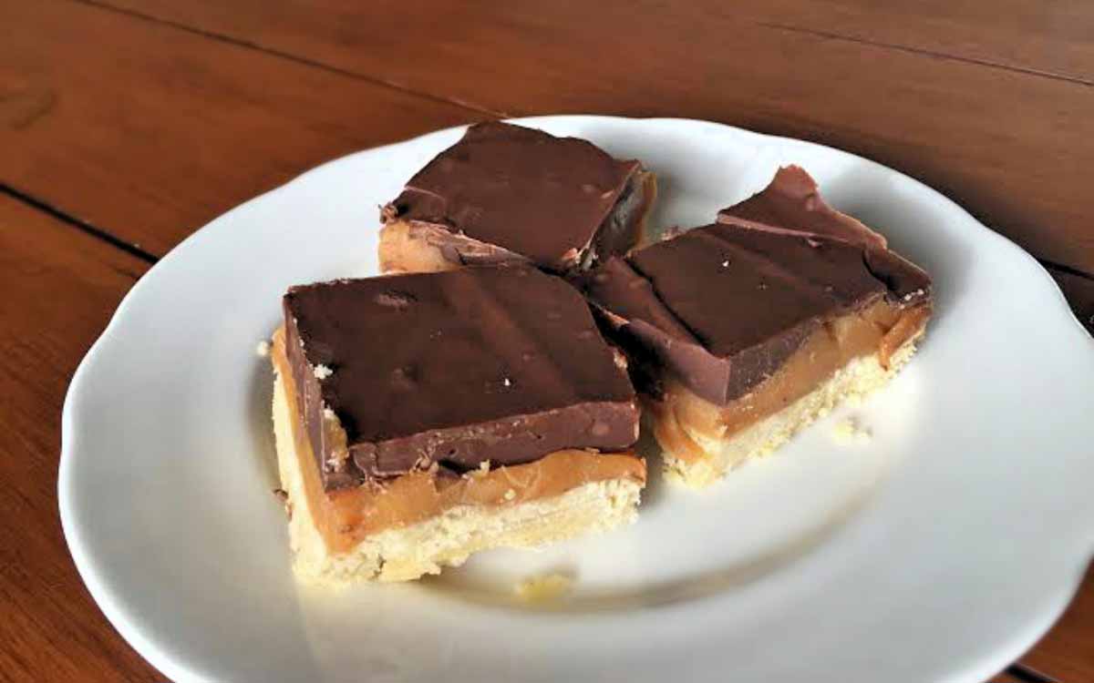 Salted Caramel Square Recipe - Pikalily Food Blog