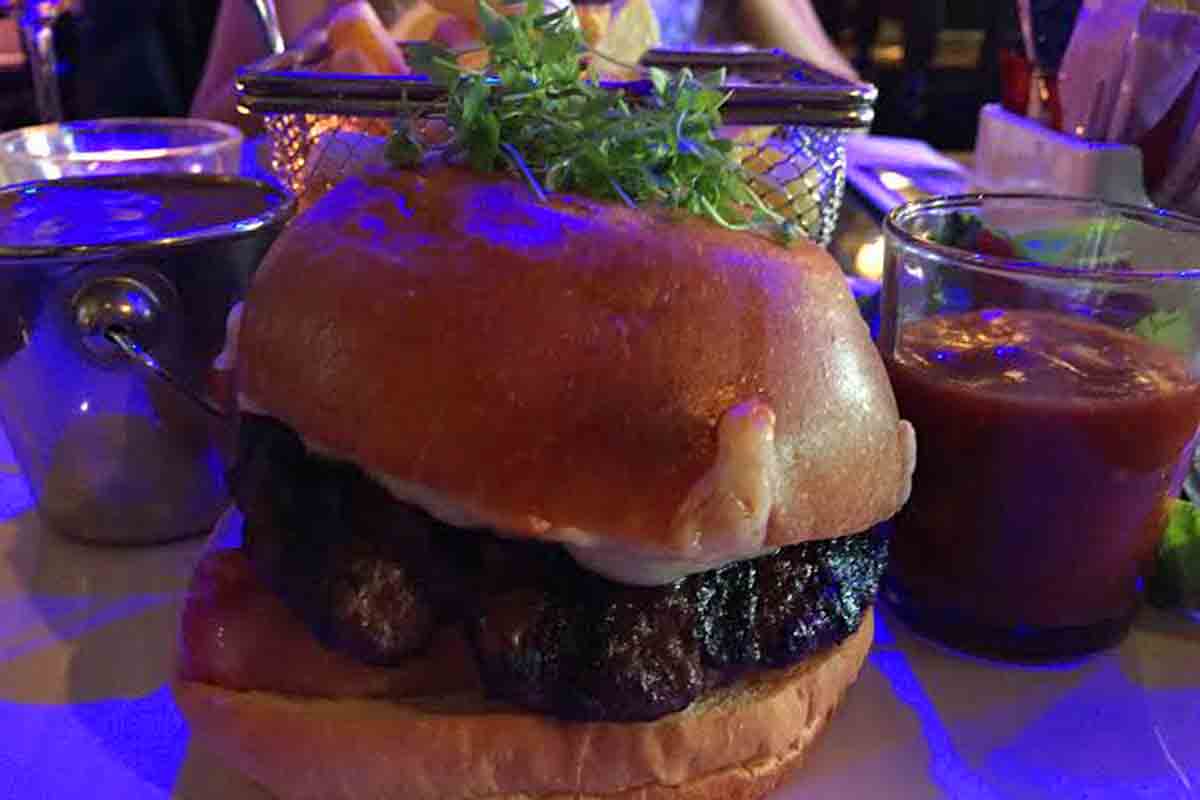 Burger and Chips - Hugh McCanns Newcastle - Pikalily Food Travel Blog