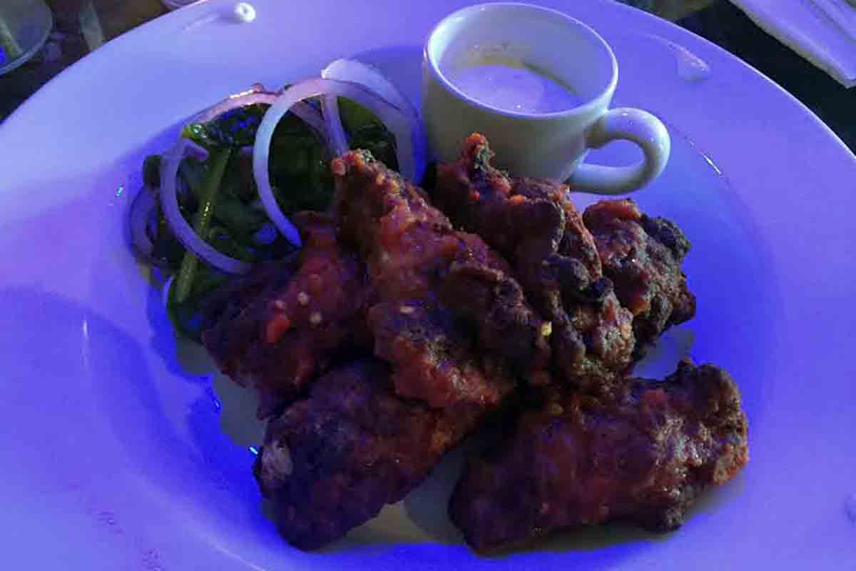 Chicken Wings Hugh McCanns Newcastle - Pikalily Food Travel Blog