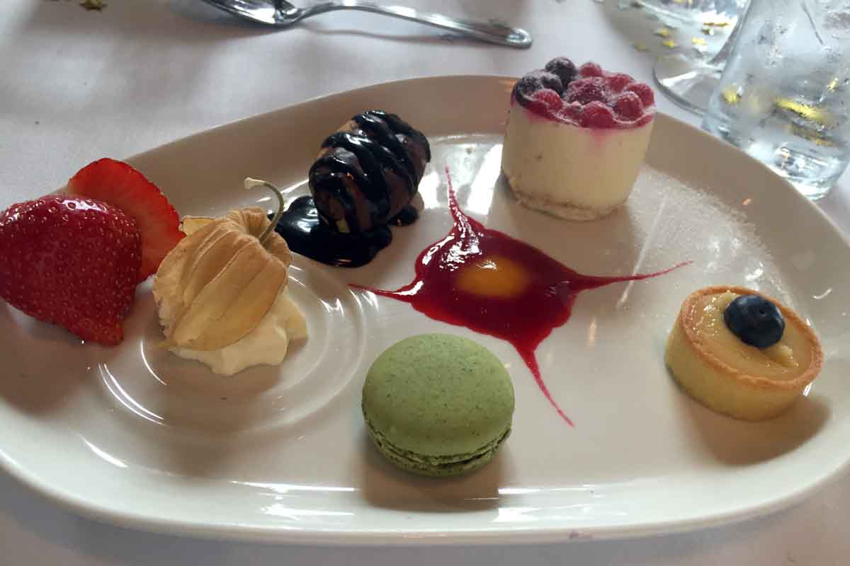 Hugh McCanns Dessert - Pikalily Food Travel Blog