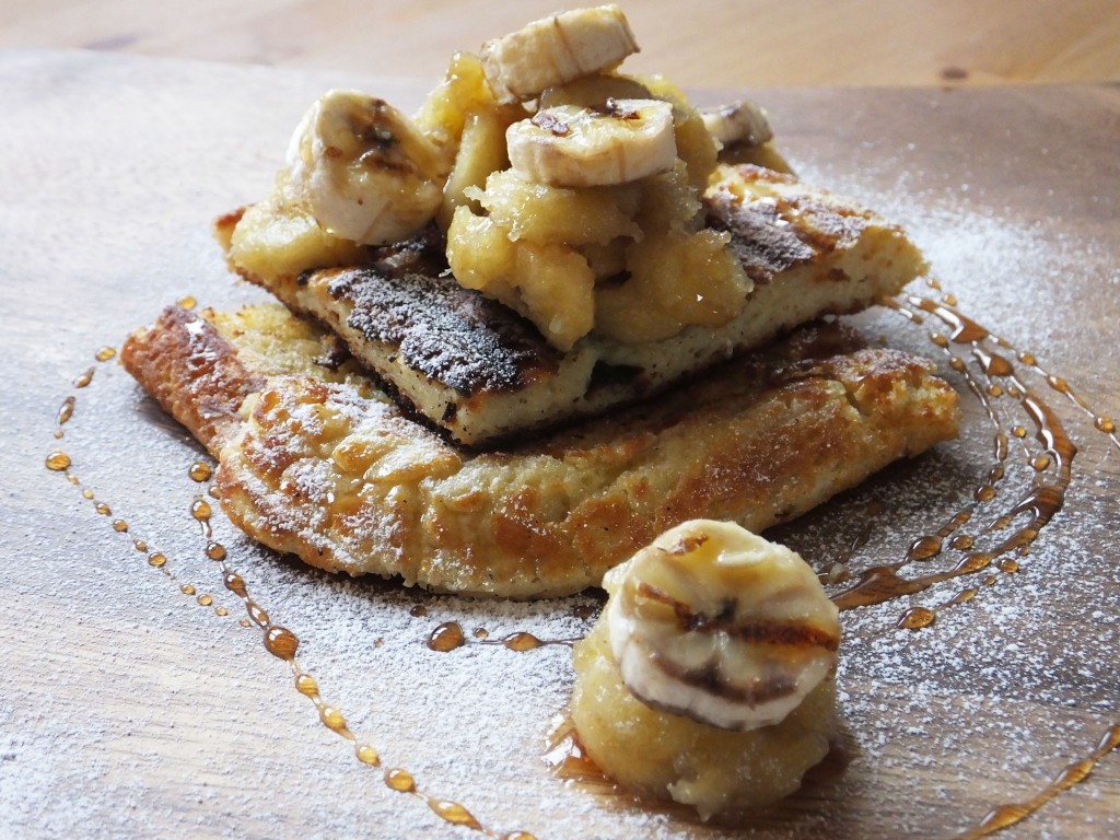 Breakfast waffles with caramelised bananas Pikalily food blog