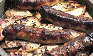 Cider glazed sausage and apple - Pikalily food blog