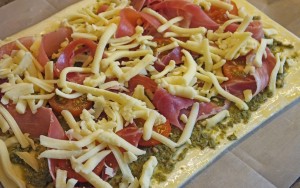 Parma ham, pesto, chees, tomatoes tart - Pikalily Food Blog