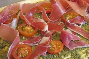 Parma ham, pesto, cherry tomato tart - Pikalily Food Blog